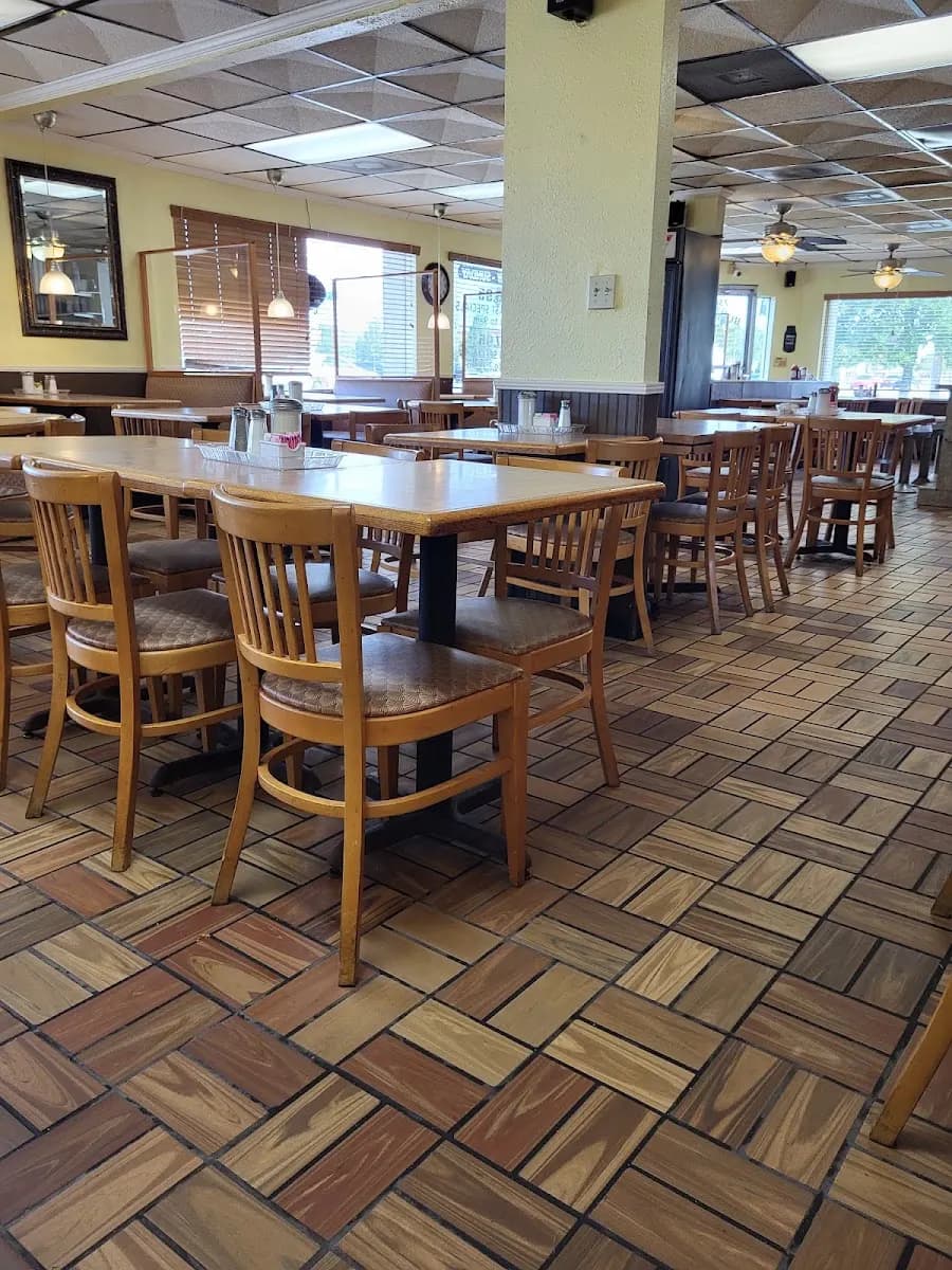 Busy Bee Diner - Attraction