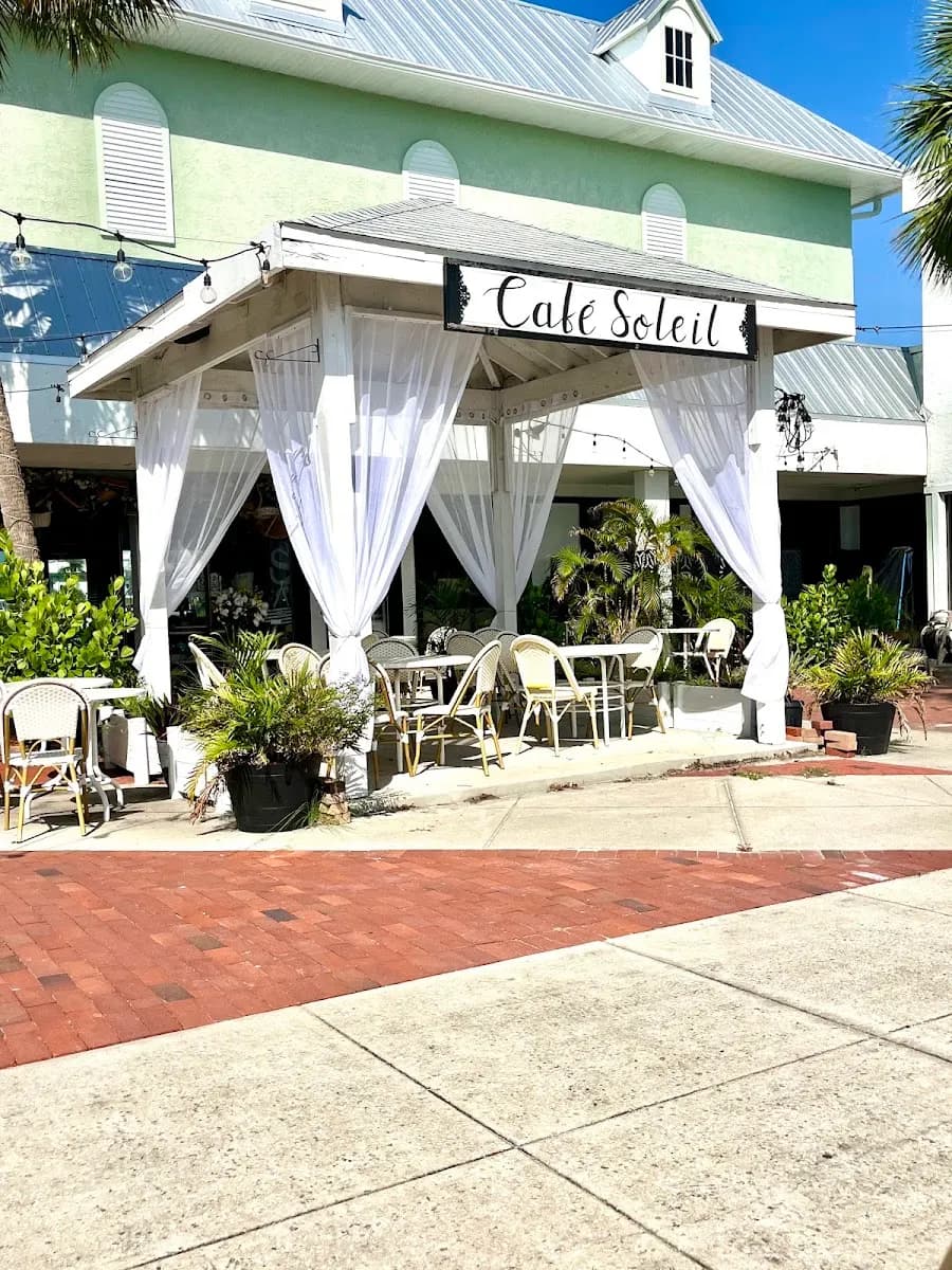 Café Soleil - Attraction