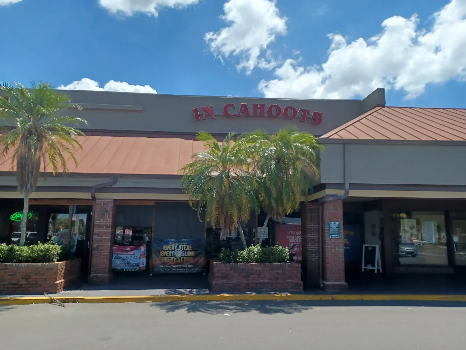 InCahoots Pub - Bar