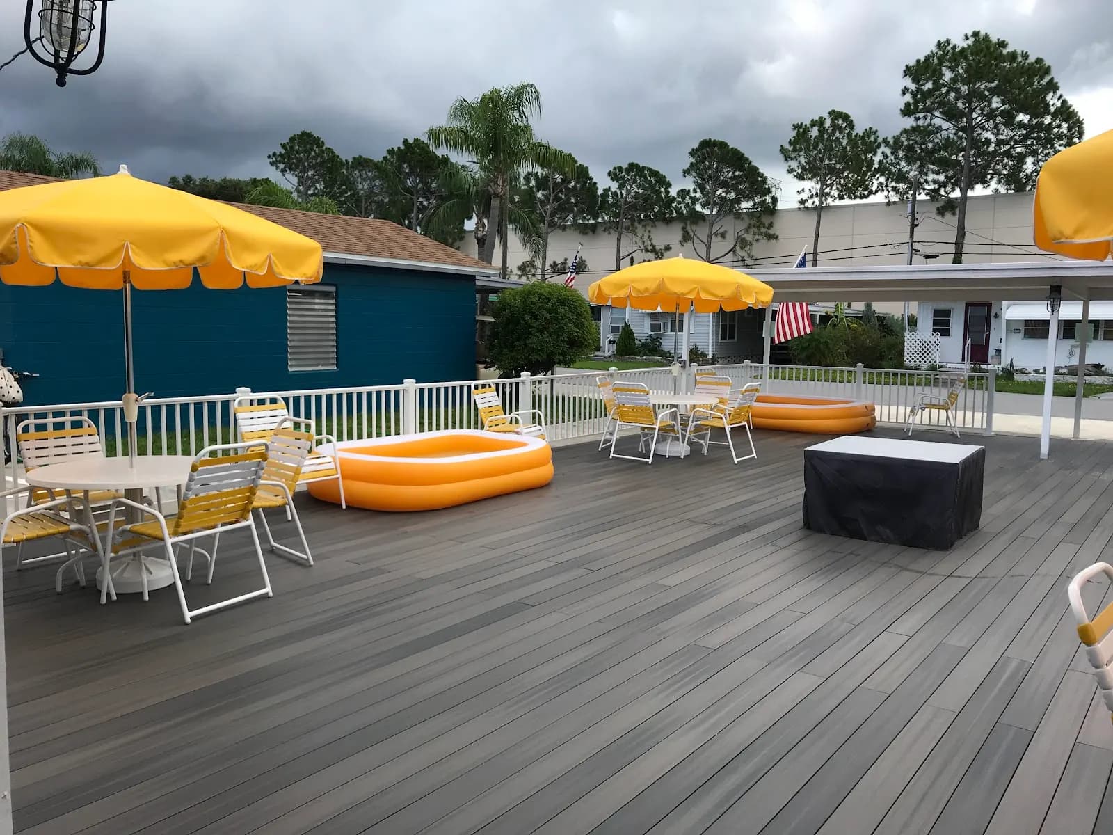Sun Groves - Restaurant