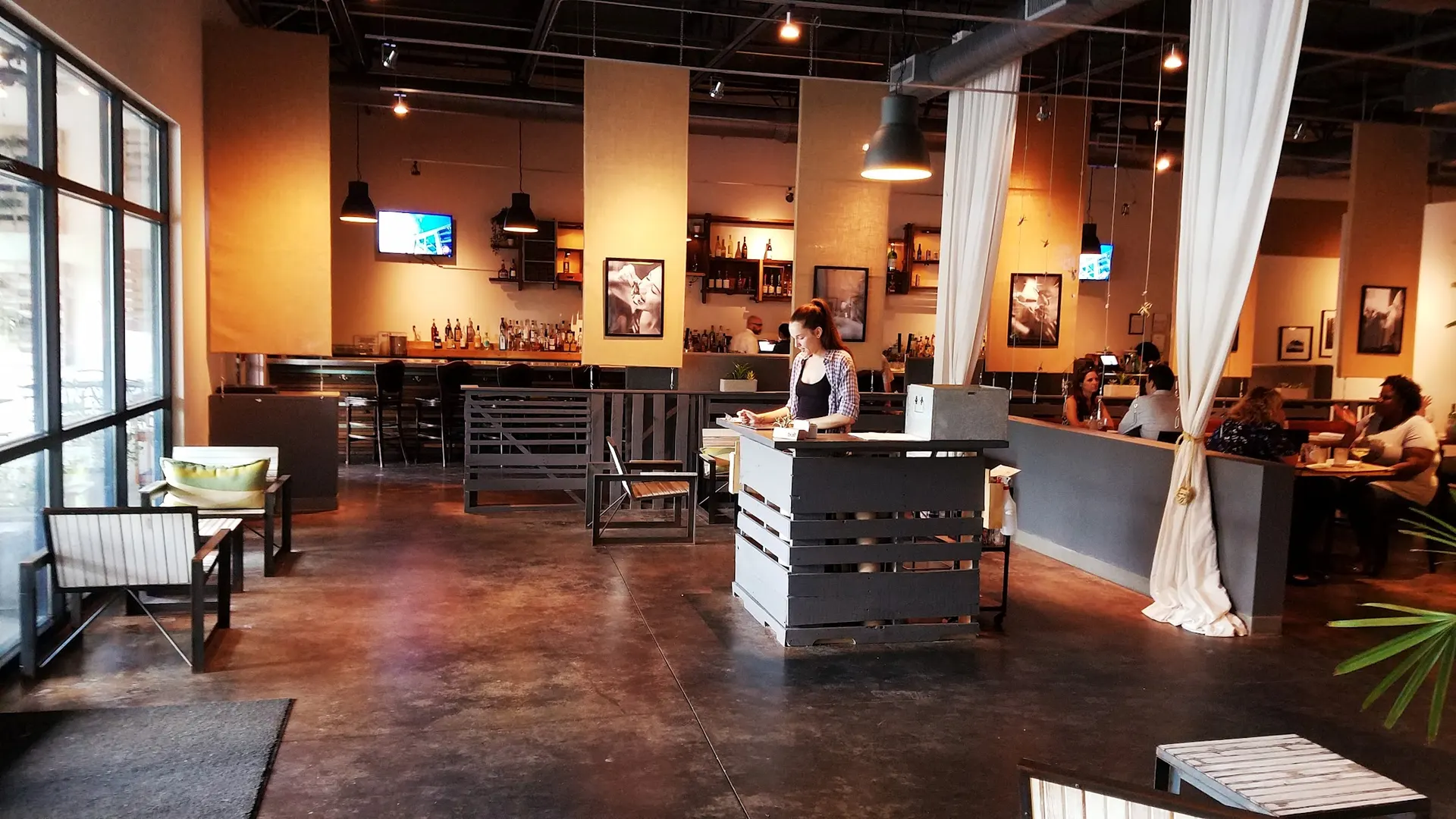The Refinery - Restaurant