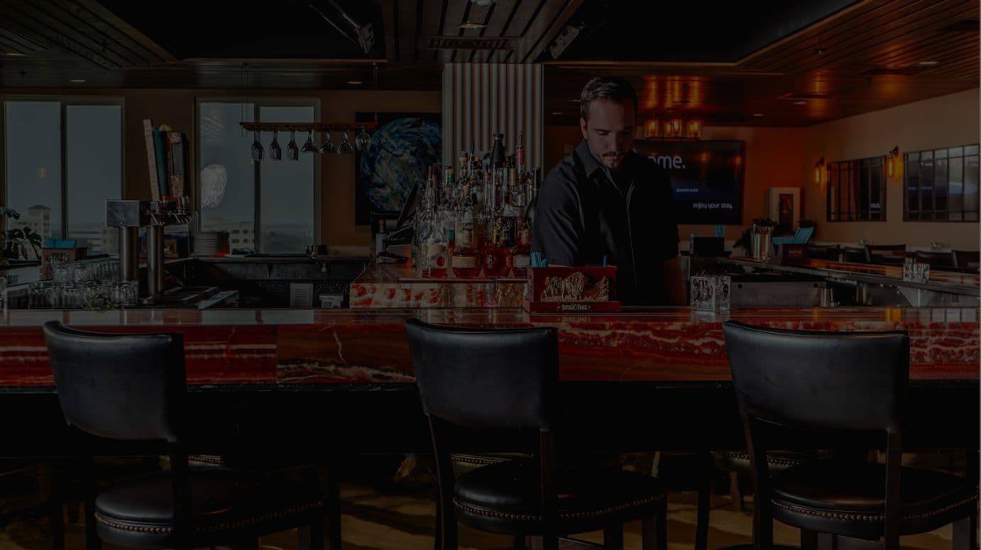 Vantage Rooftop Bar - Bar