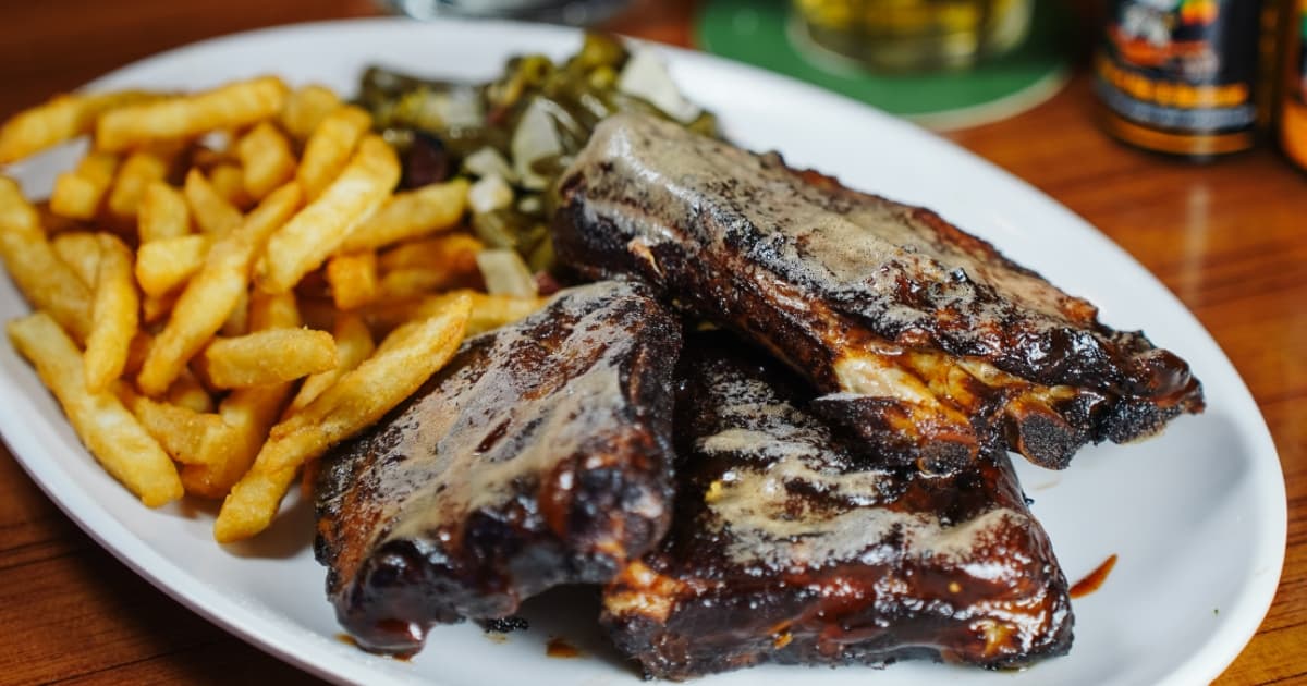 R Bar & Grill - Brewery