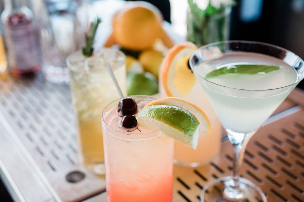 Fenway Hotel - Longitude 82 Bar & Grille - Restaurant