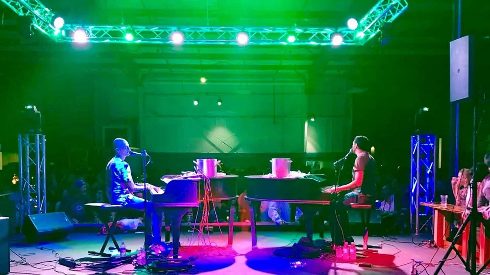 Dueling Pianos in St. Petersburg
