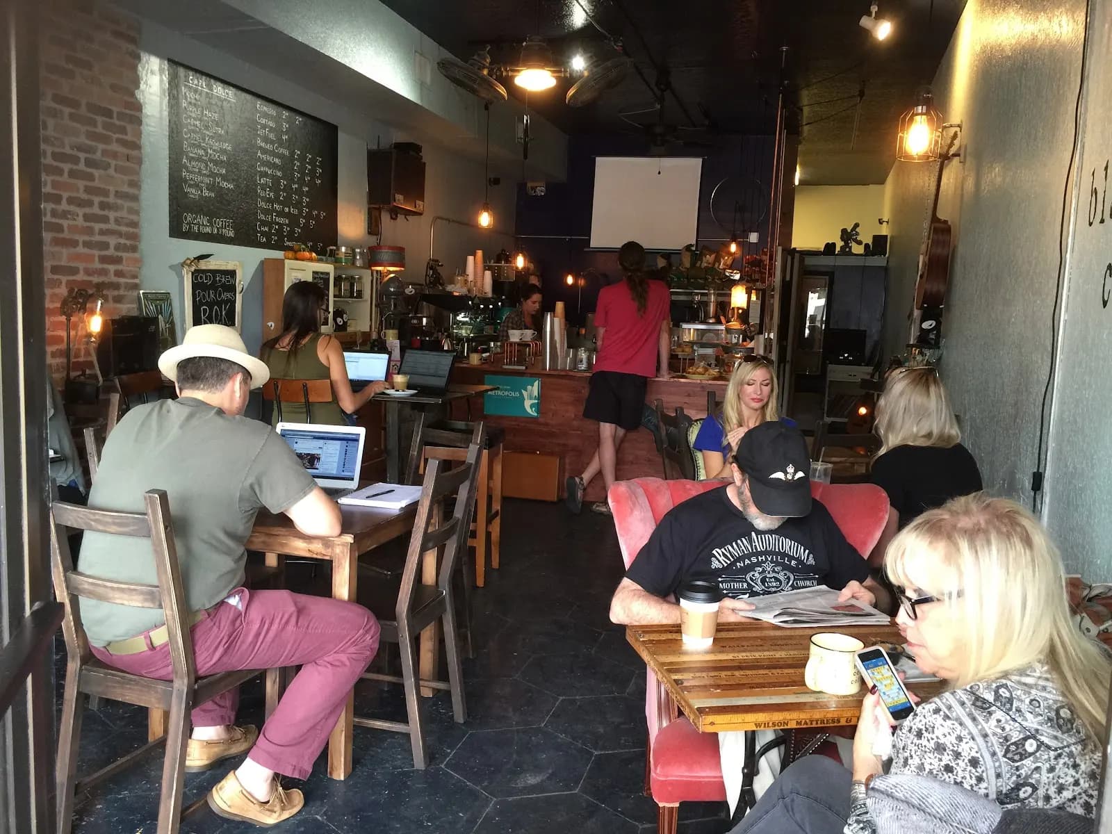 Black Crow Coffee Co. (Old Northeast / 2nd St N) - Coffee shop