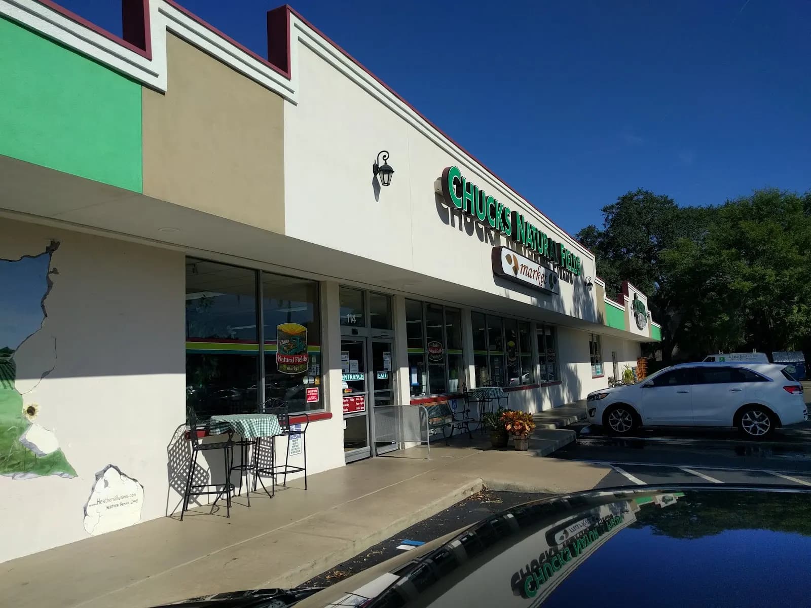 Chuck's Natural Field's Market - Restaurant