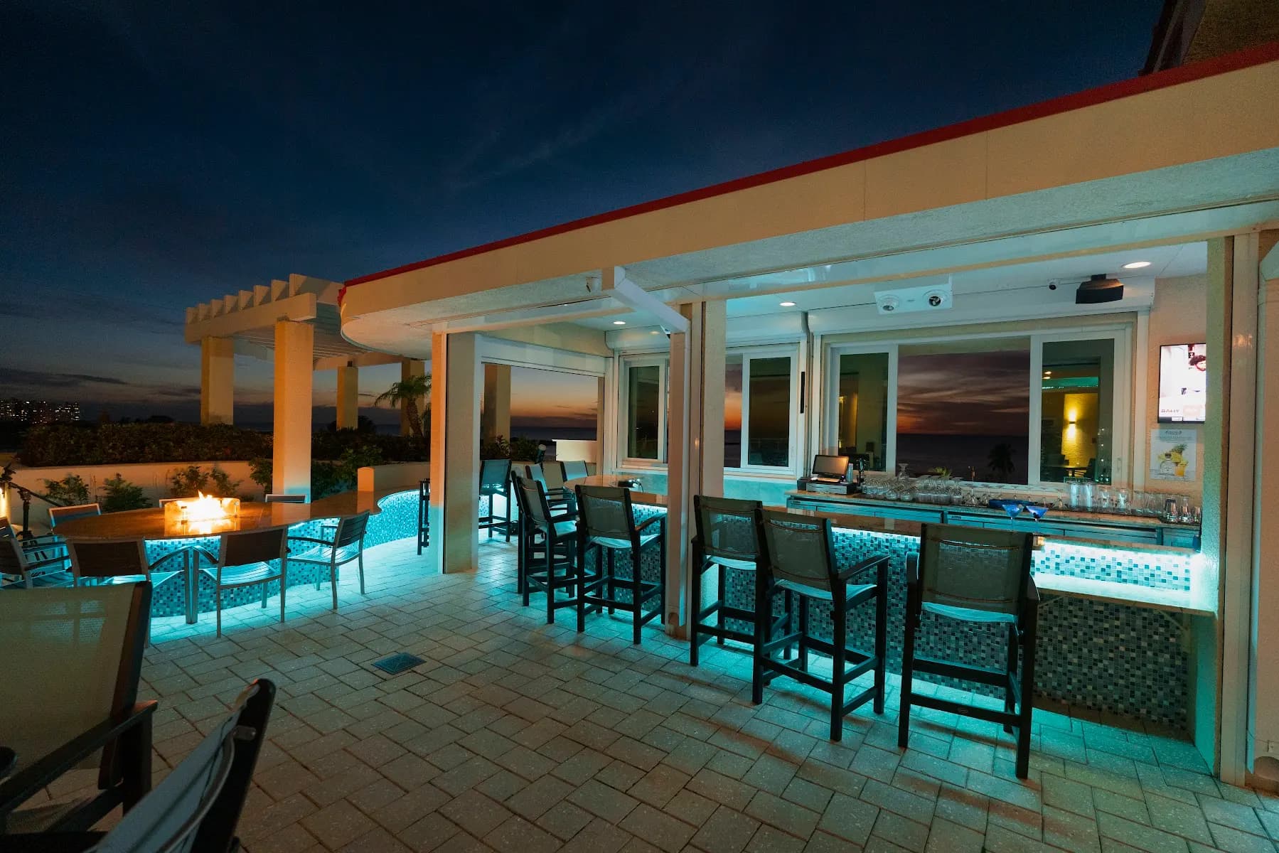 Evy’s Terrace Bar & Bistro