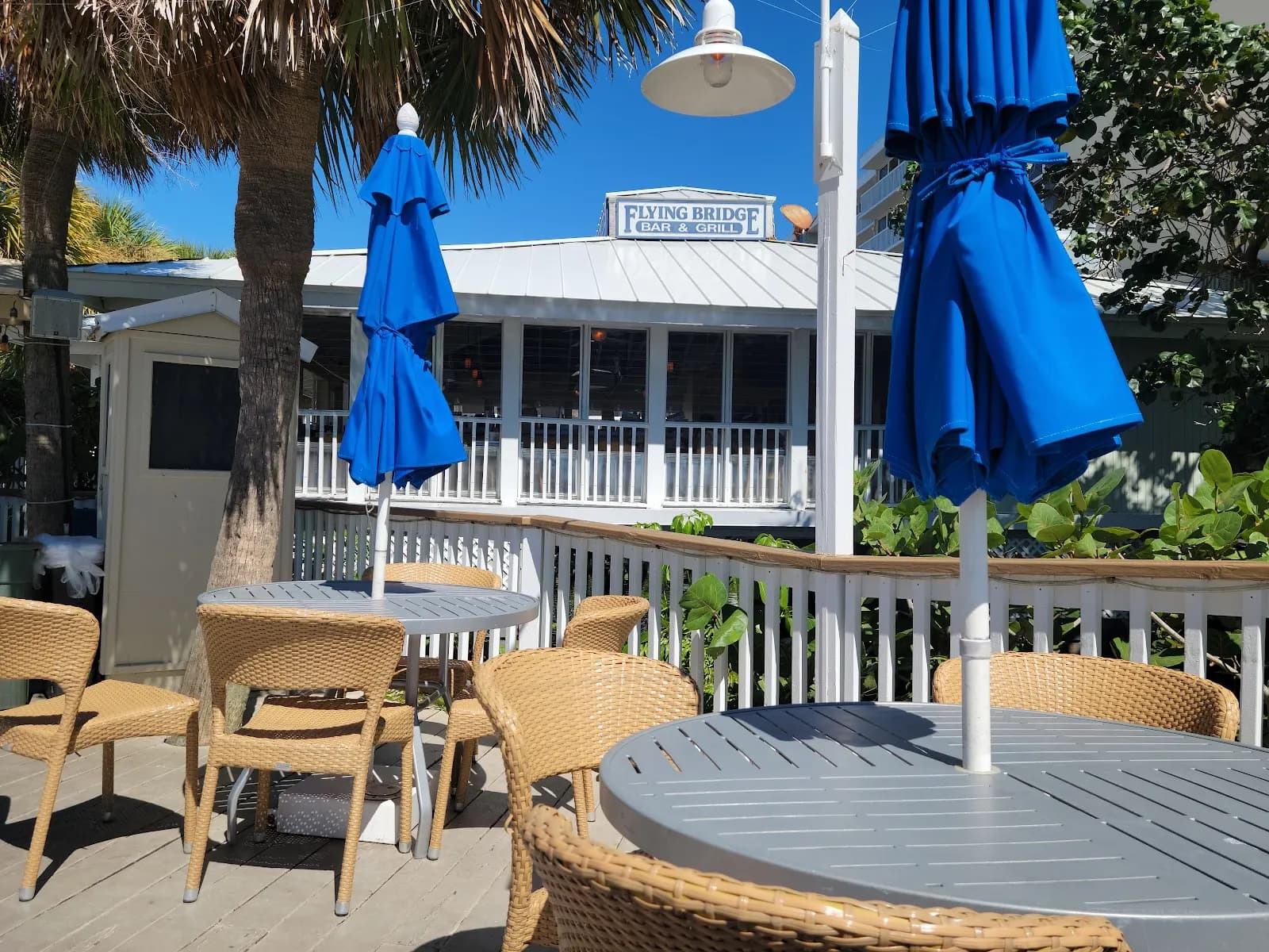 Flying Bridge Fish Deck Bar - Restaurant