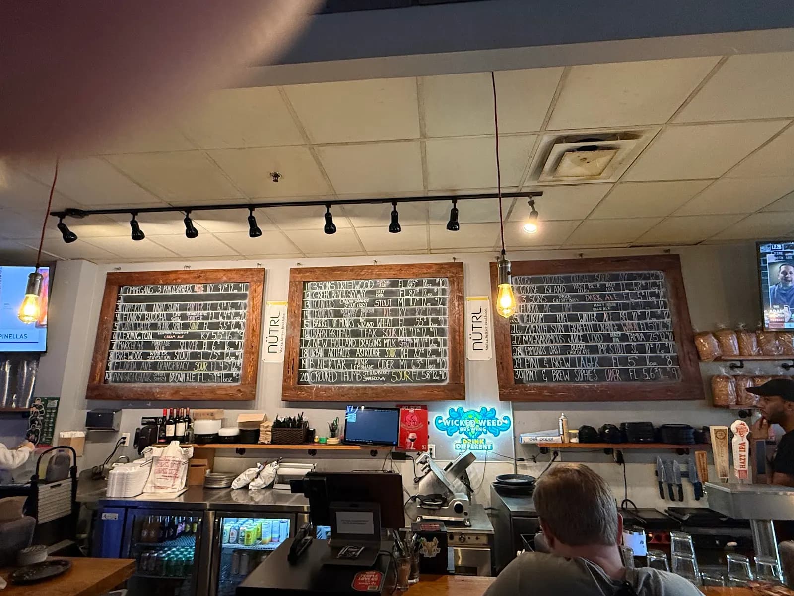 Green Bench Brewing Taproom - Brewery
