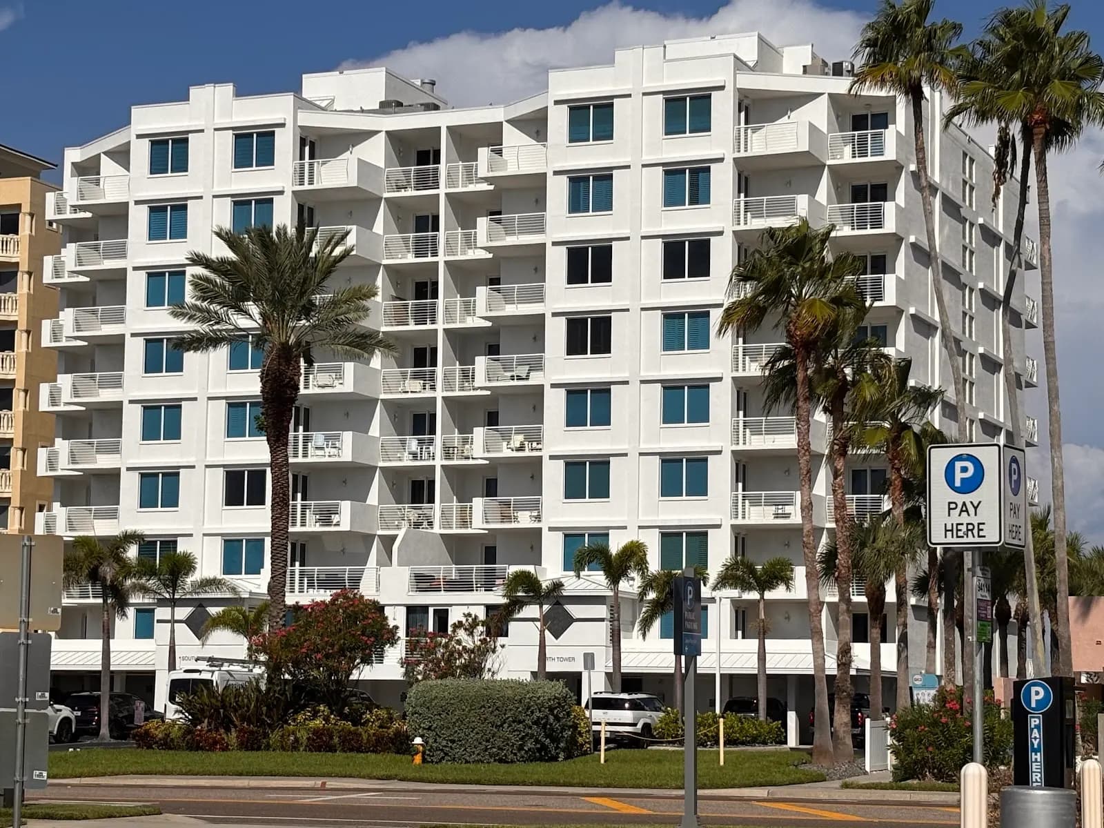 Gulfview Boulevard public parking and access area - Beach