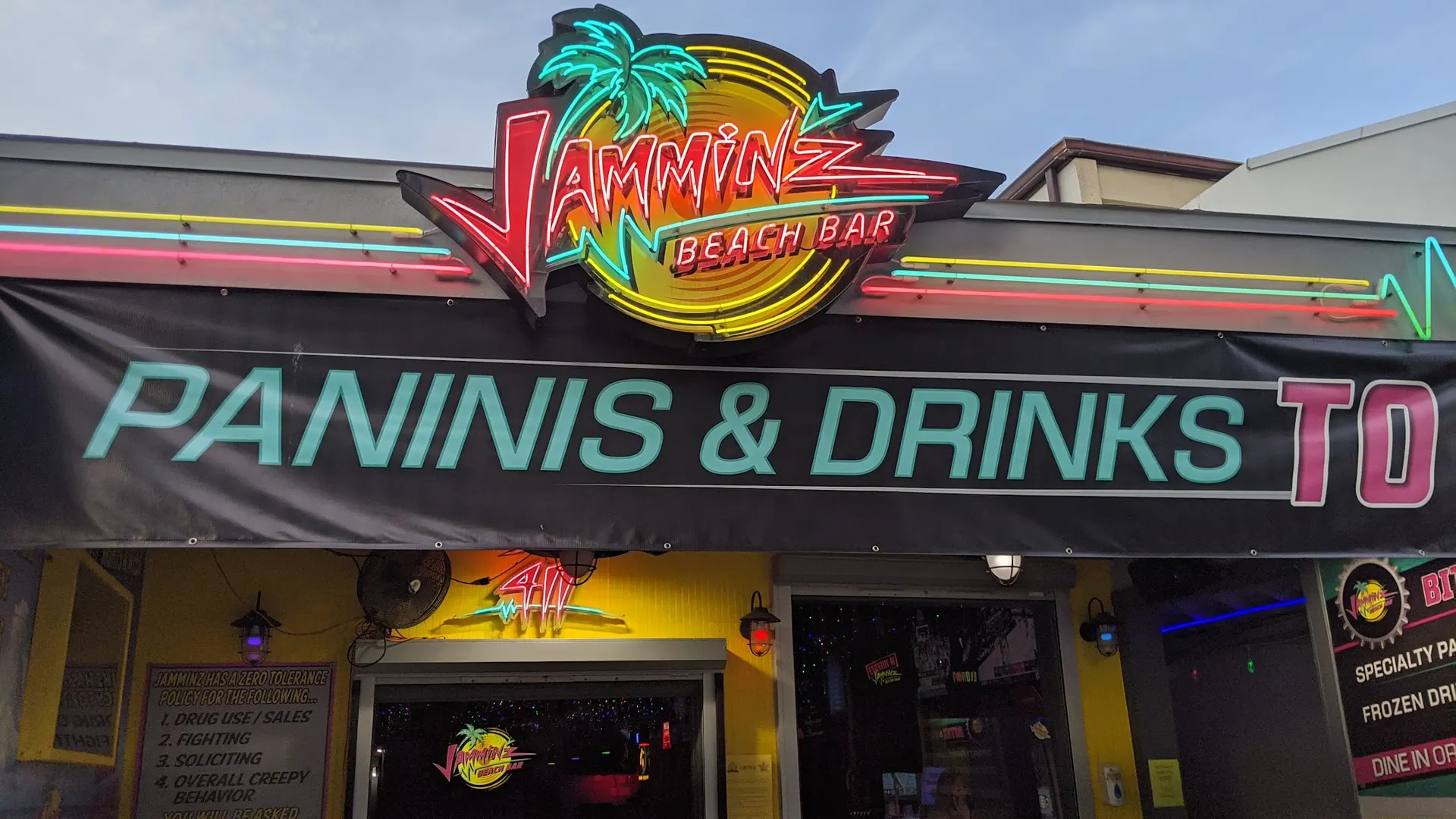 Jammin’z Beach Bar (Jamminz on Mandalay) - Venue