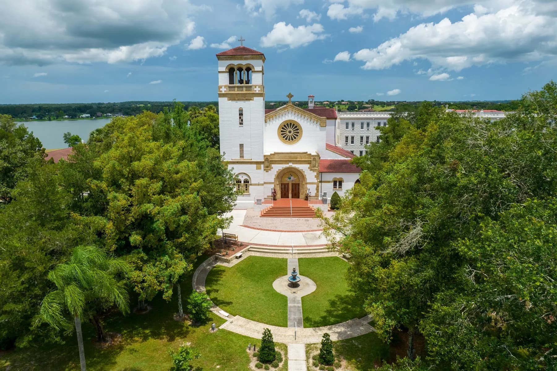 Kirk Lawn at Saint Leo University - Attraction