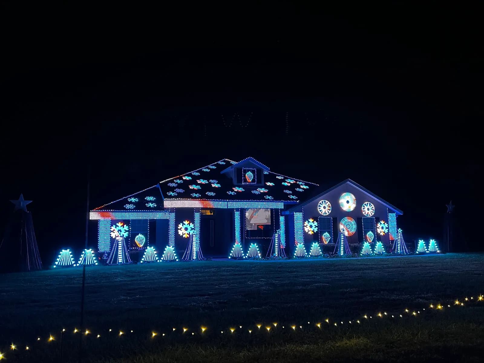 Laser Light Shows: Elton John & Queen - Attraction