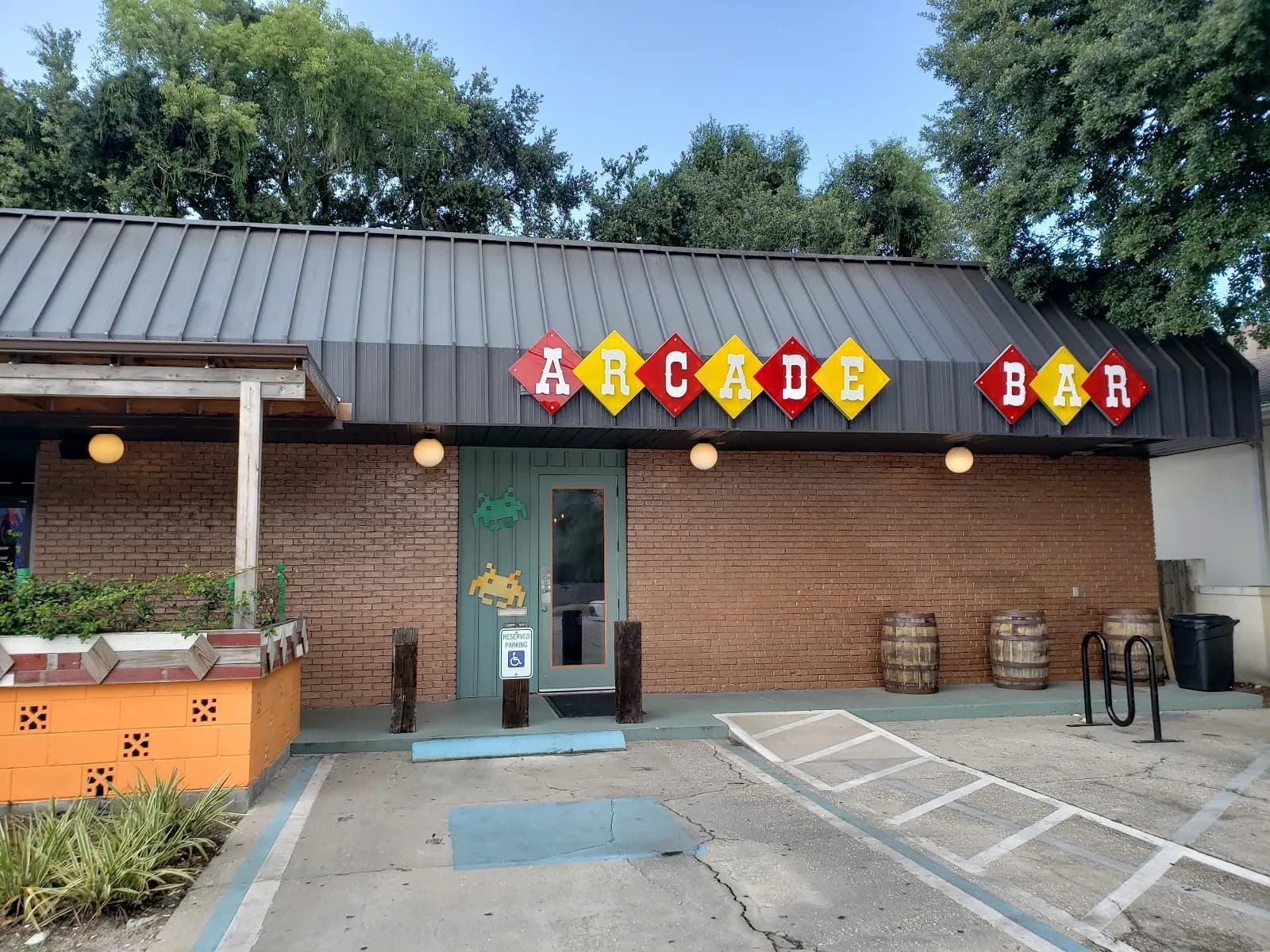 Lowry Parcade & Tavern - Attraction