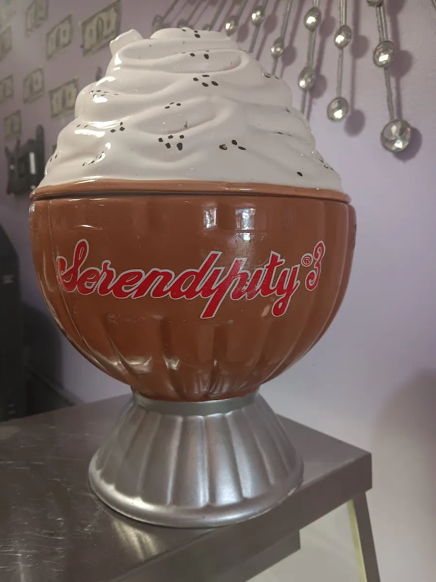 Lu Lu's Ice Cream Shop - Attraction