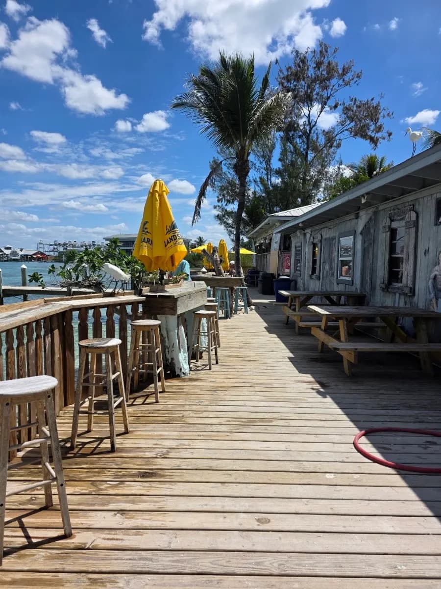 New Pass Grill & Bait Shop - Attraction