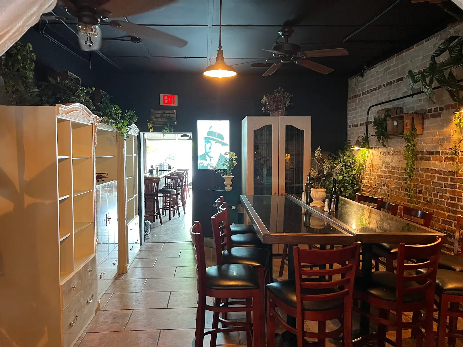 Outerbands Restaurant - Restaurant