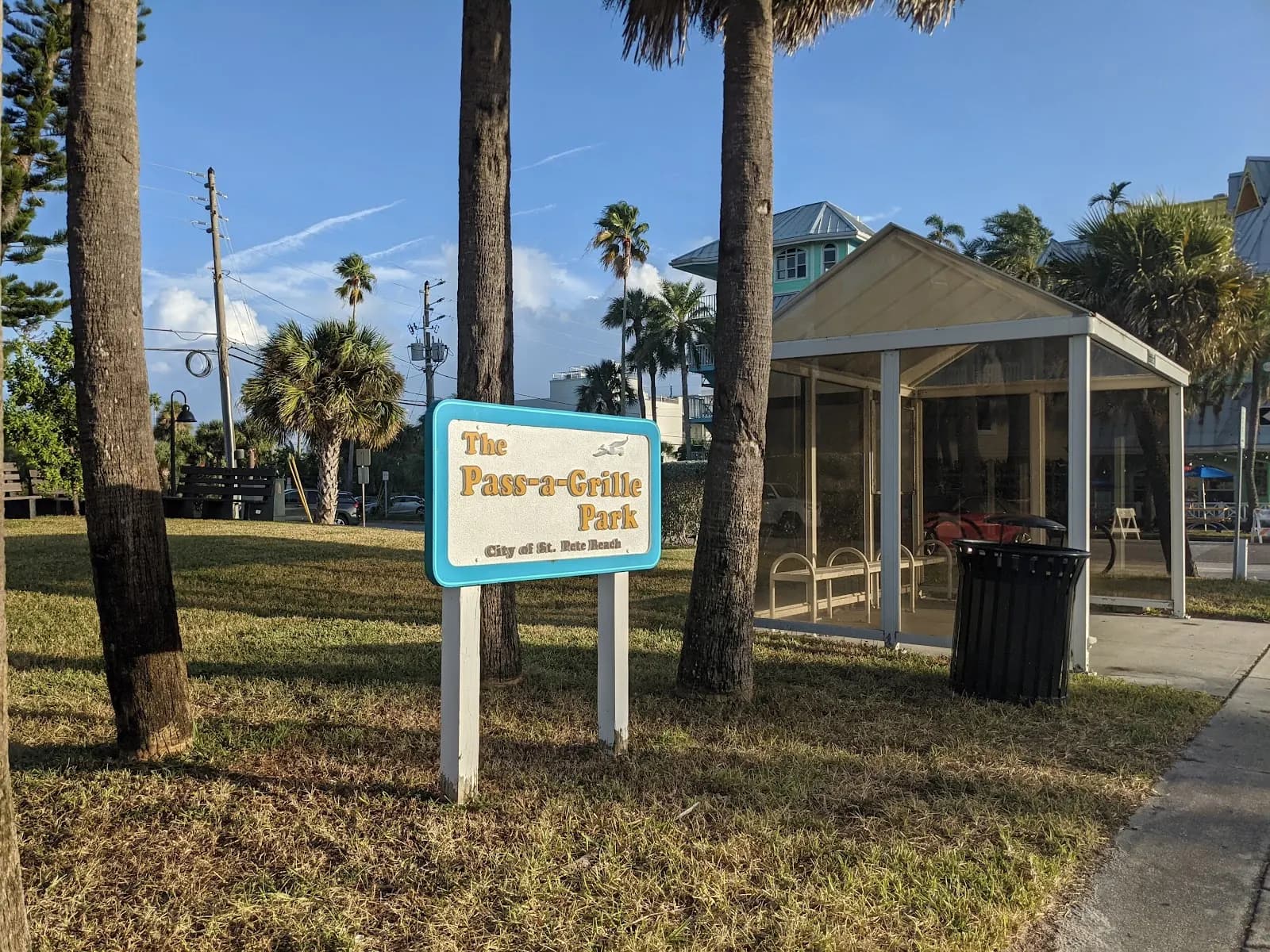 Pass-a-Grille Beach (public parking areas: Gulf Way / Pass-a-Grille Way) - Beach