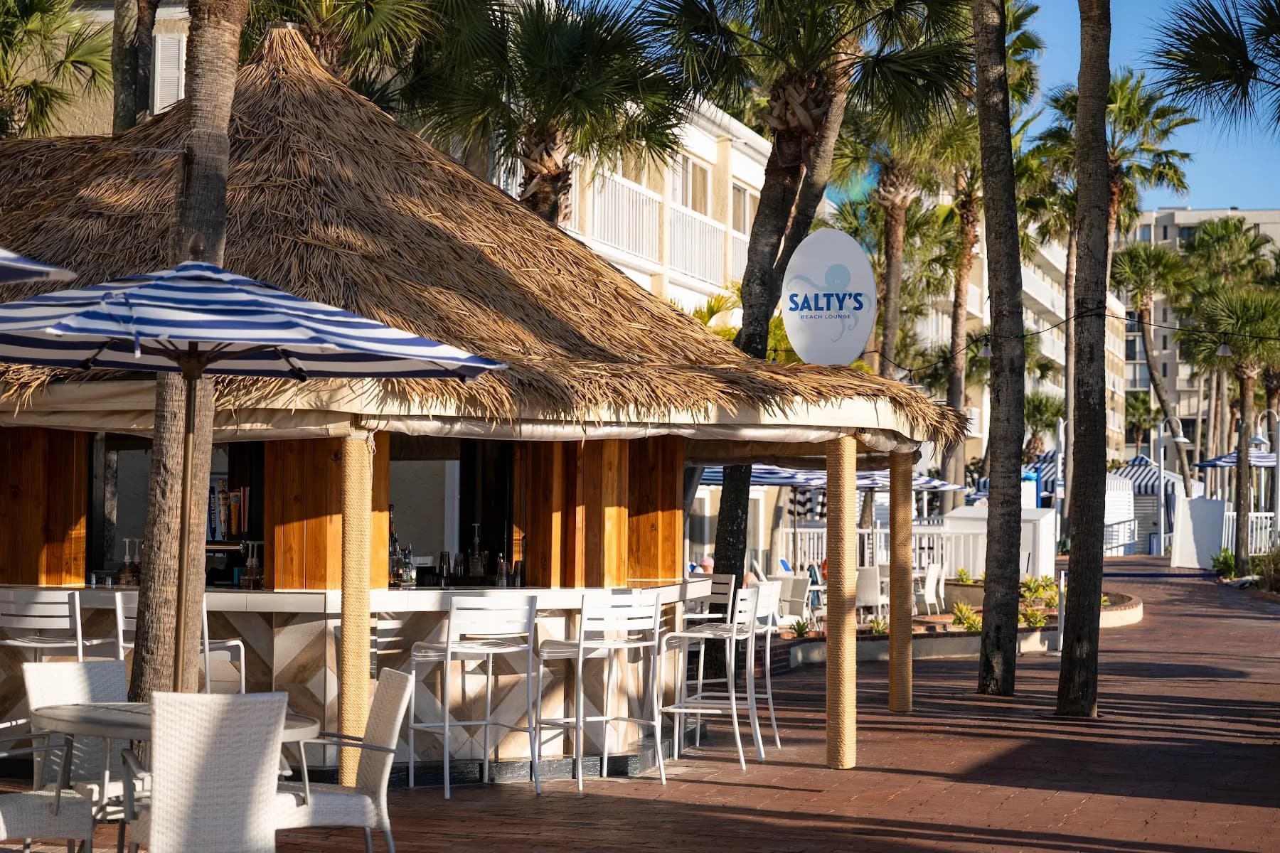 Salty's Beach Lounge (Island Grand at TradeWinds) - Bar