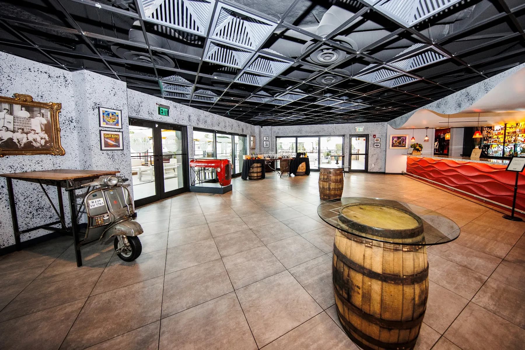 Santo’s Drinkeria Rooftop Bar - Bar