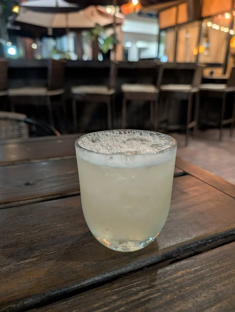 Santos Kitchen + Lounge - Bar