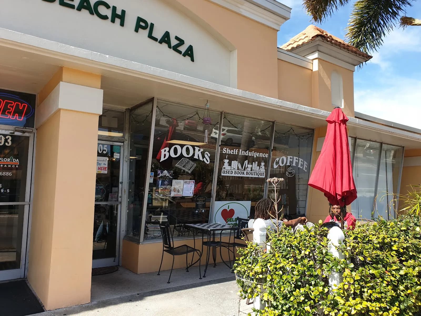 Shelf Indulgence Used Book Cafe - Coffee shop