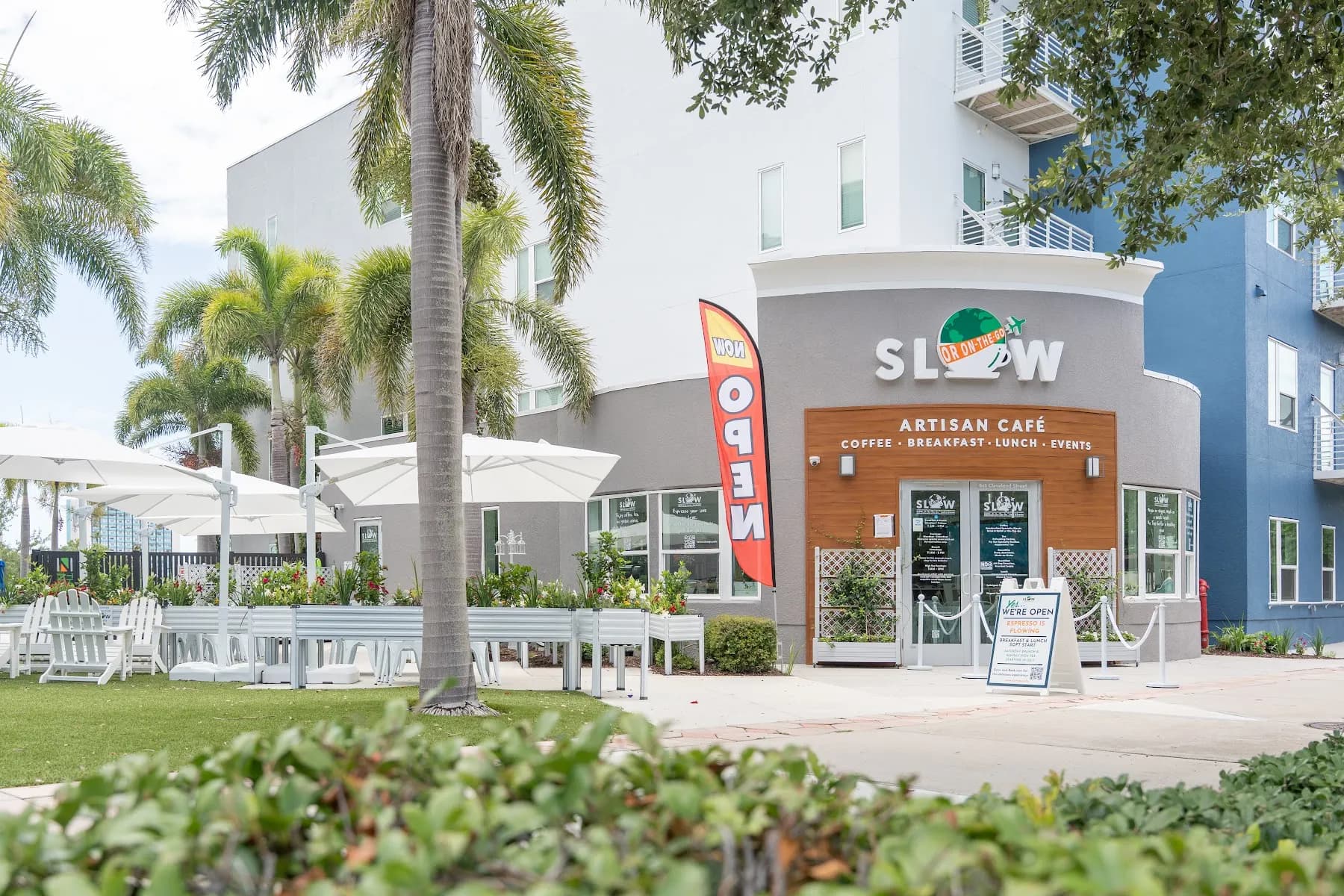 Slow Or On-The-Go Café - Attraction