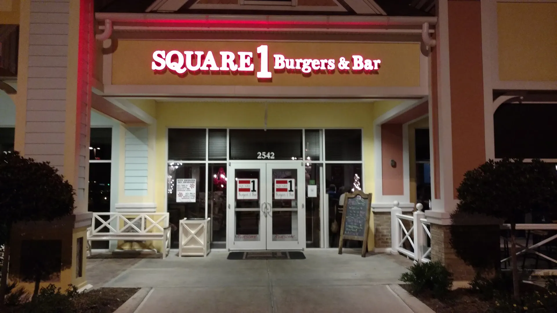 Square 1 Burgers & Bar - Restaurant