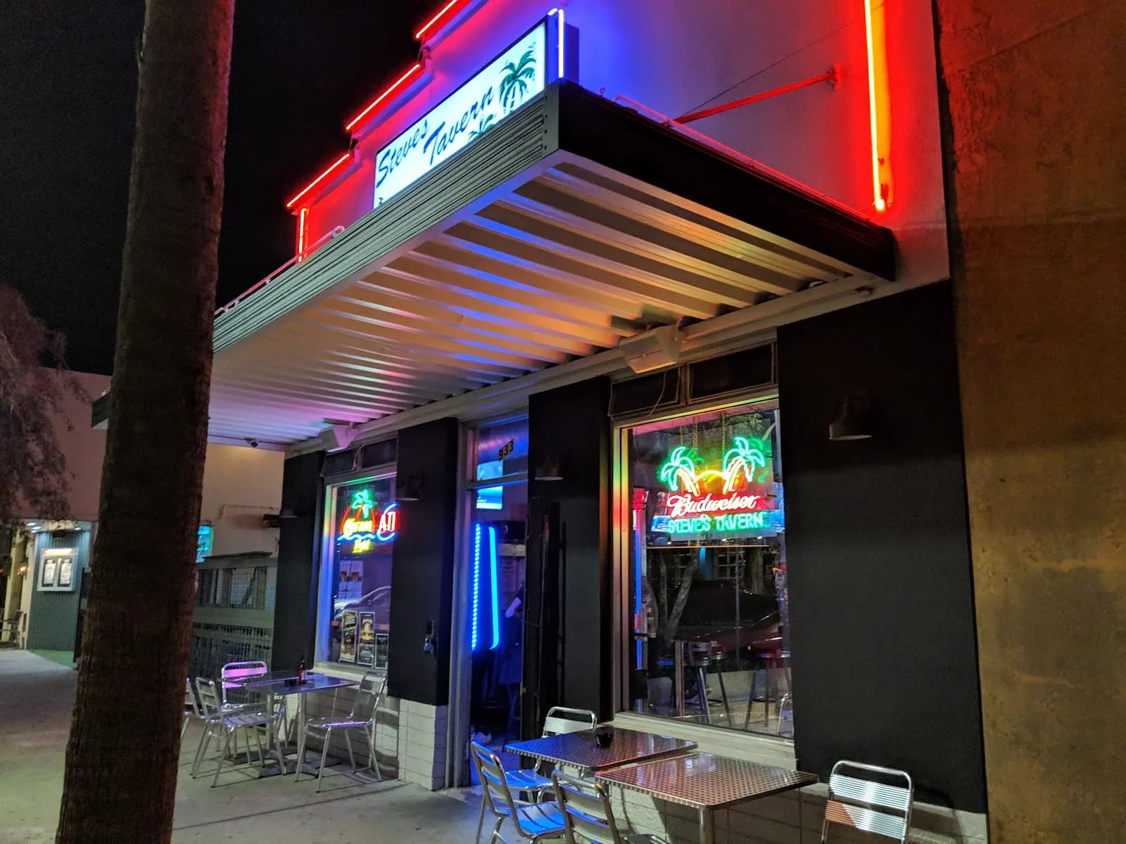 Steve’s Tavern on the Avenue - Attraction