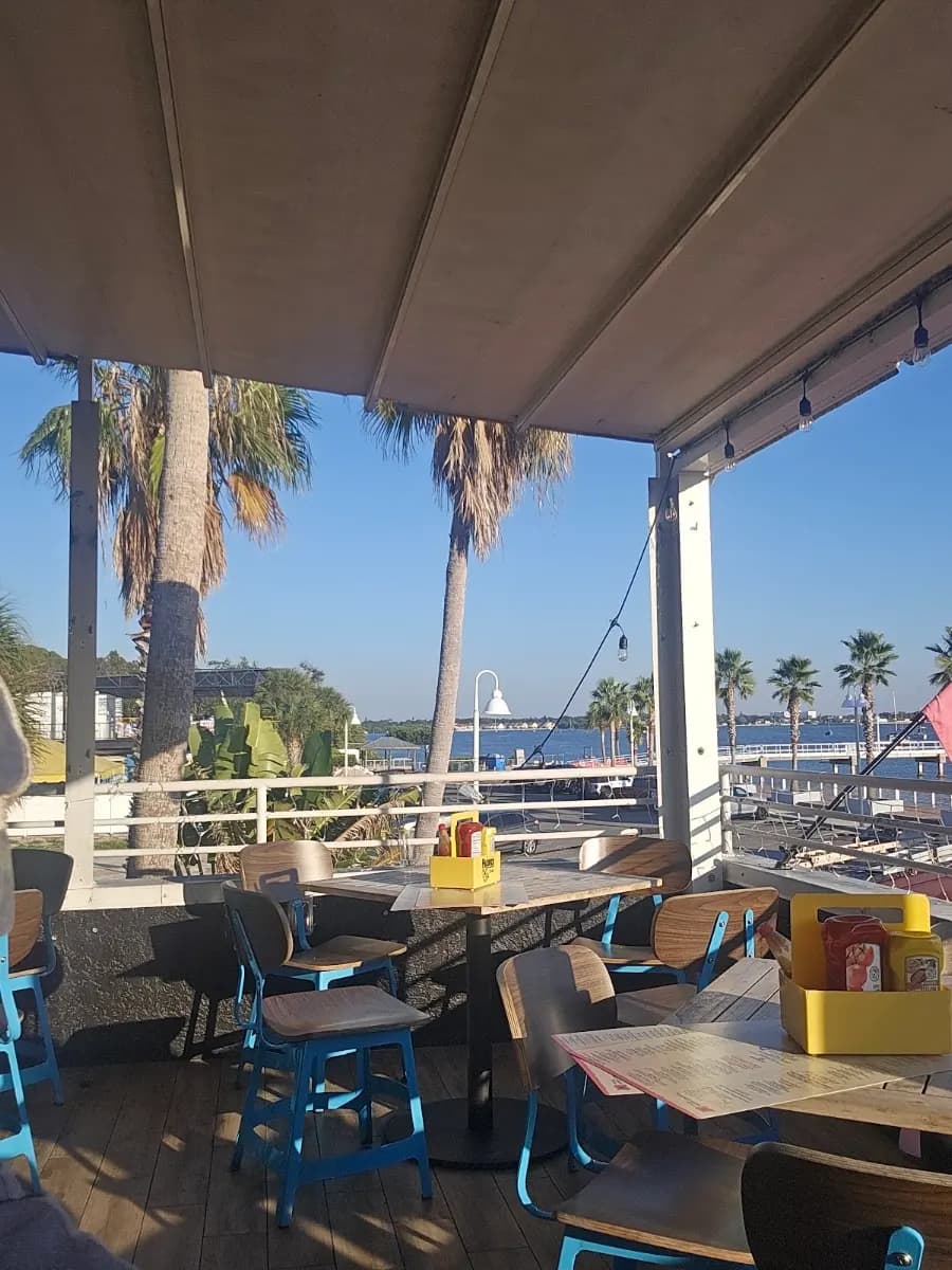StormRunners Tavern - Restaurant