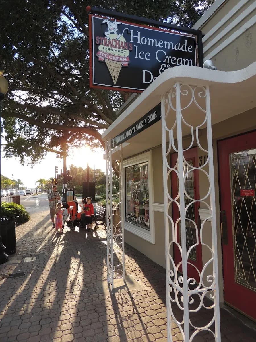 Strachan’s Ice Cream and Desserts - Restaurant