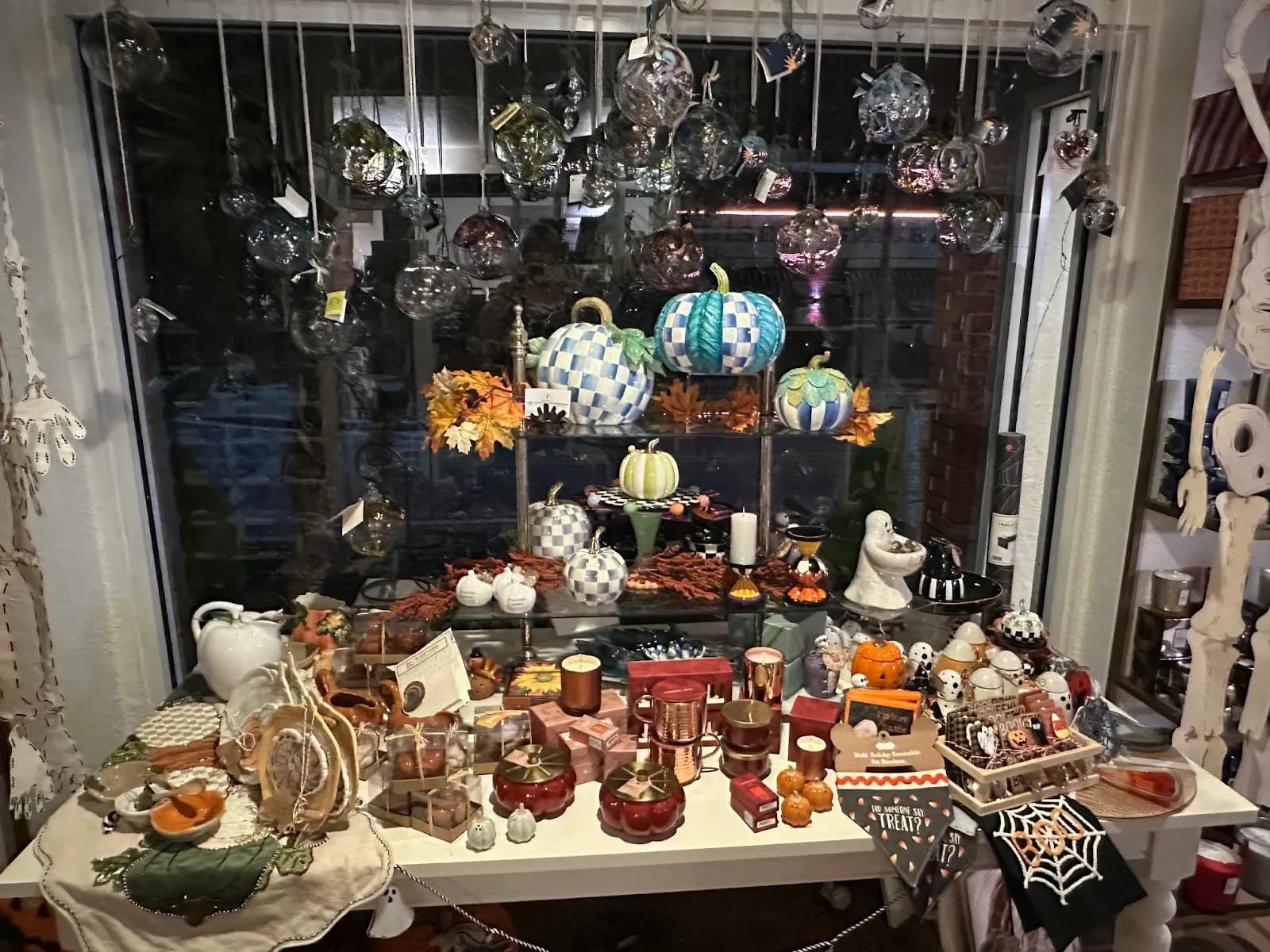 The Stuffed Mushroom (Byrd’s Nest boutique) - Attraction