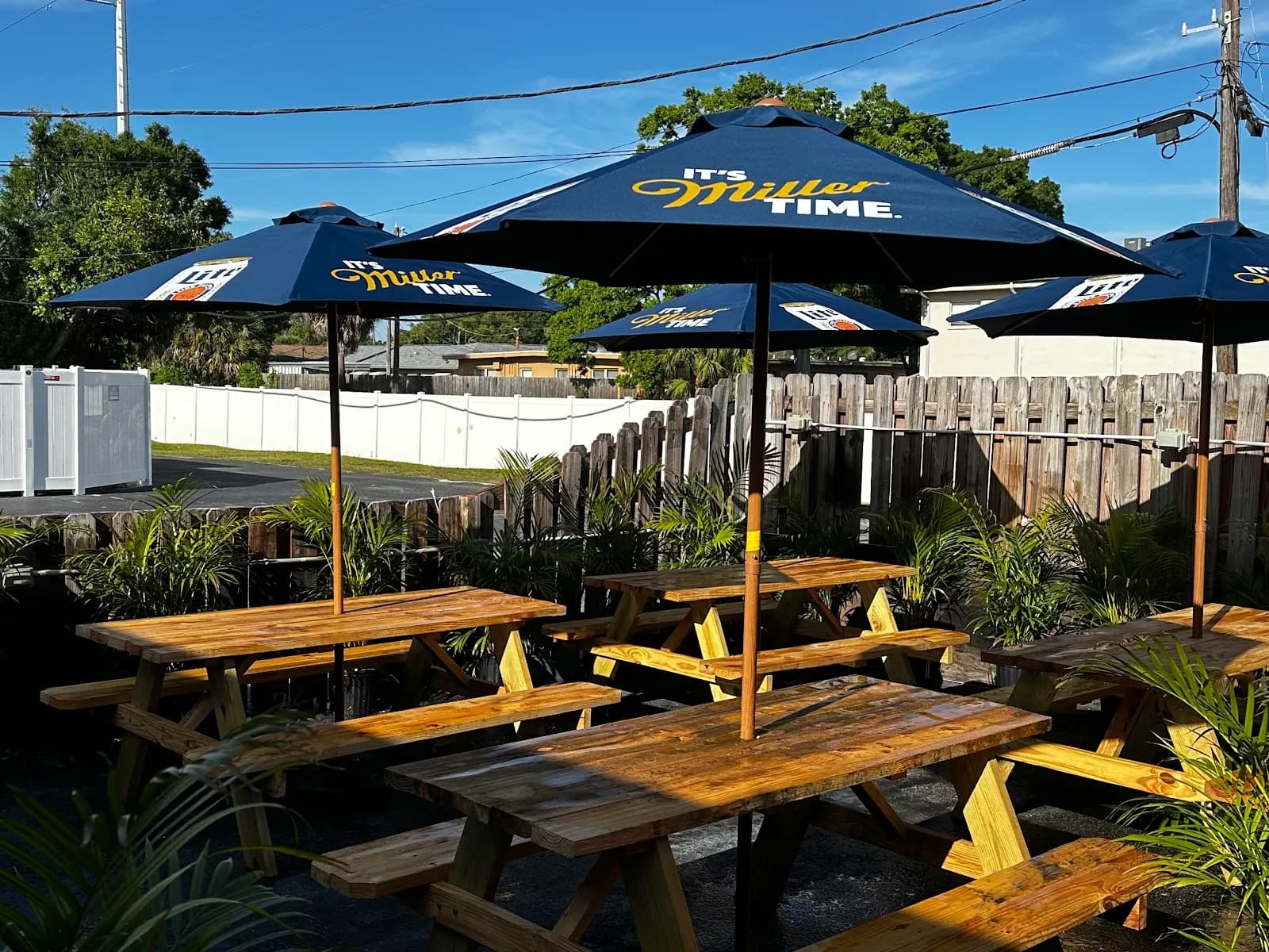 Tiki Tim's Pub and Grill - Bar