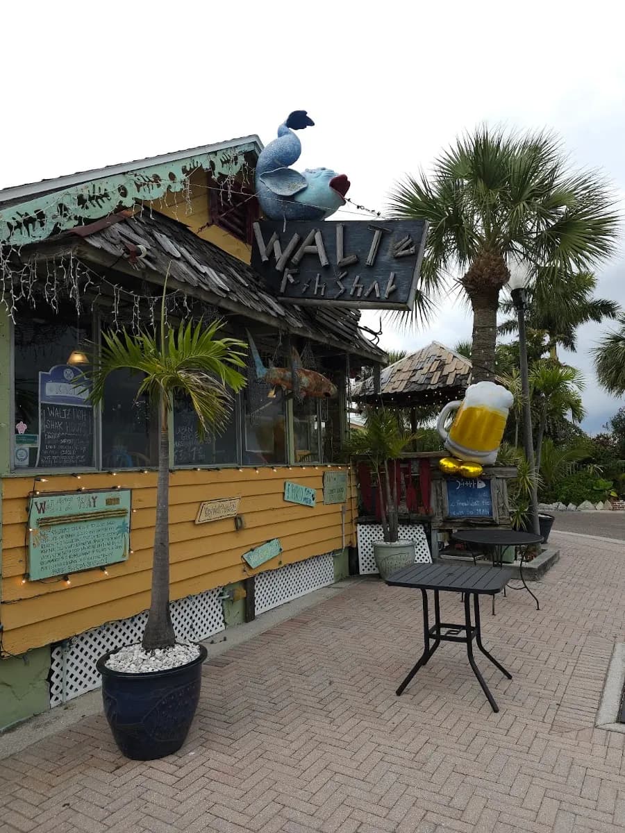 Walt’z Fish Shak - Restaurant