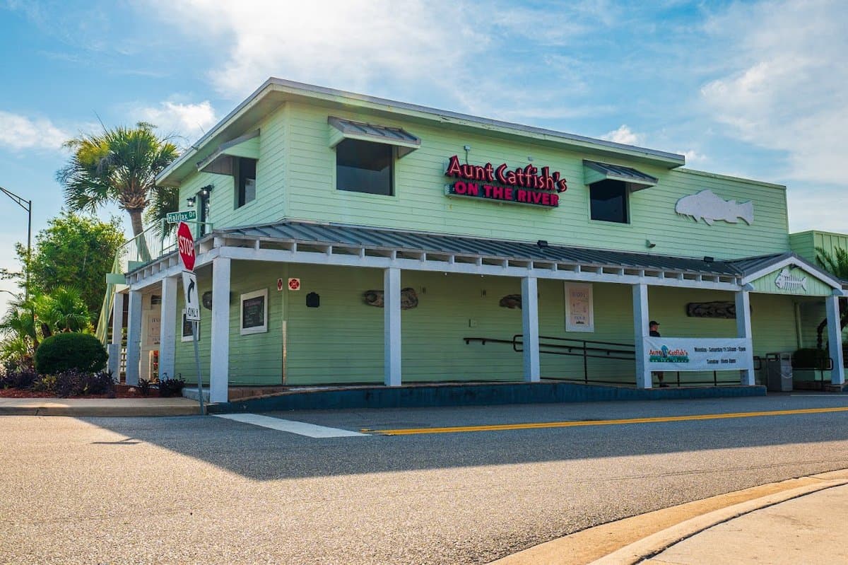 Aunt Catfish's on the River - Restaurant